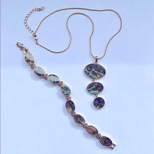 Monet shell pendant necklace w matching bracelet